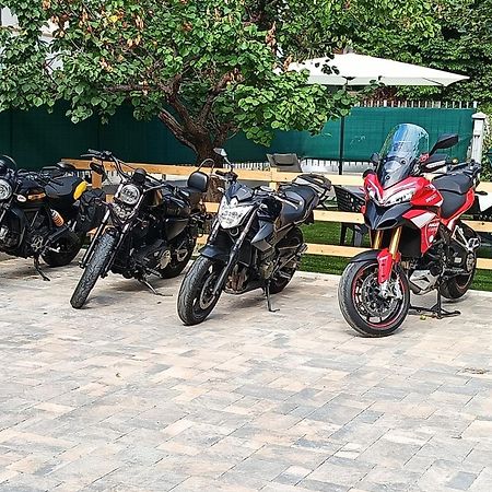 Villa Santa Lucia ซัน เบเนเดตโต เดล ตรอนโต ภายนอก รูปภาพ